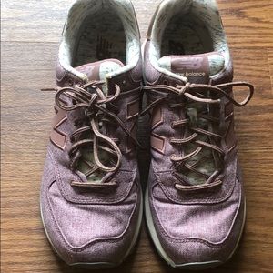 ***Moving Sale*** Selling new Balance shoes